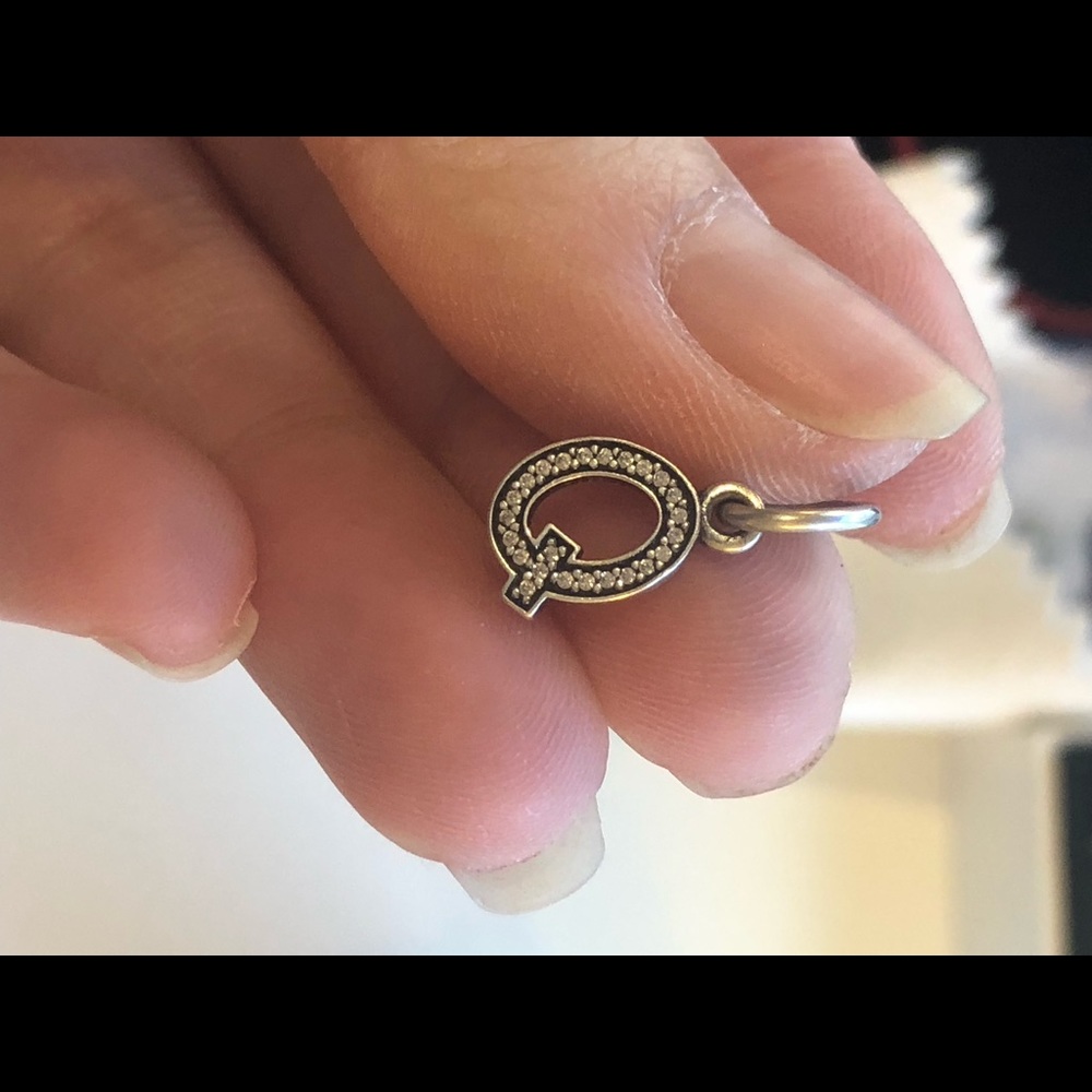 Pandora authentic 100%, letter Q dangle